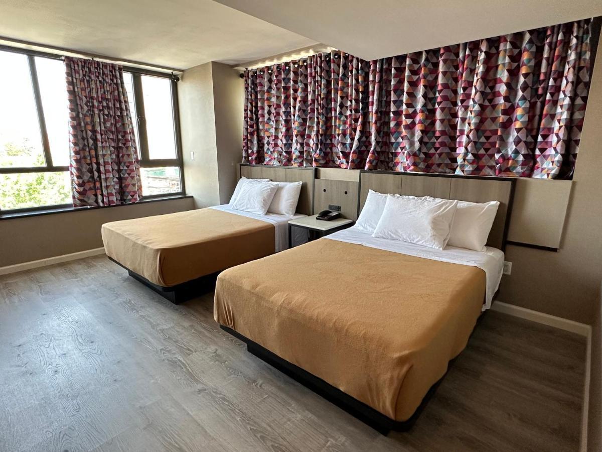 Regal Inn & Suites New York Laguardia Hotel Exteriör bild